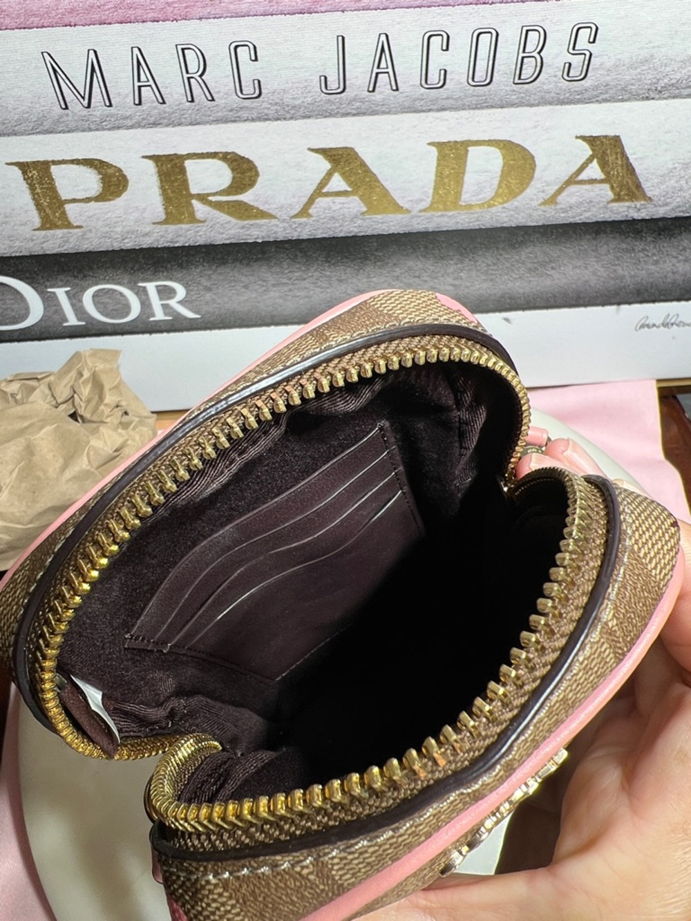 Coach North/South Zip Crossbody
In Signature Canvas With Heart Floral Print - Picture 10 of 11